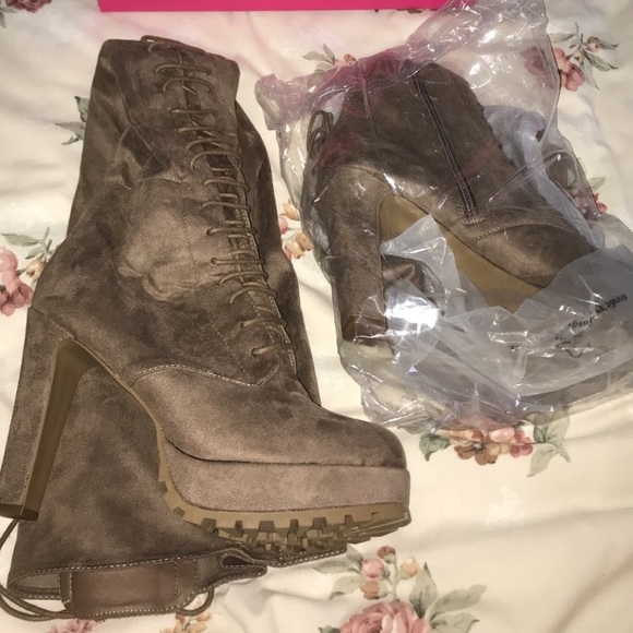 ShoeDazzle Shoes - Thigh high wide calf boots